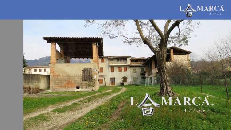 Rustico di Charme con Annessi e Cortile - Ideale per Chi Ama la Natura a Possagno.